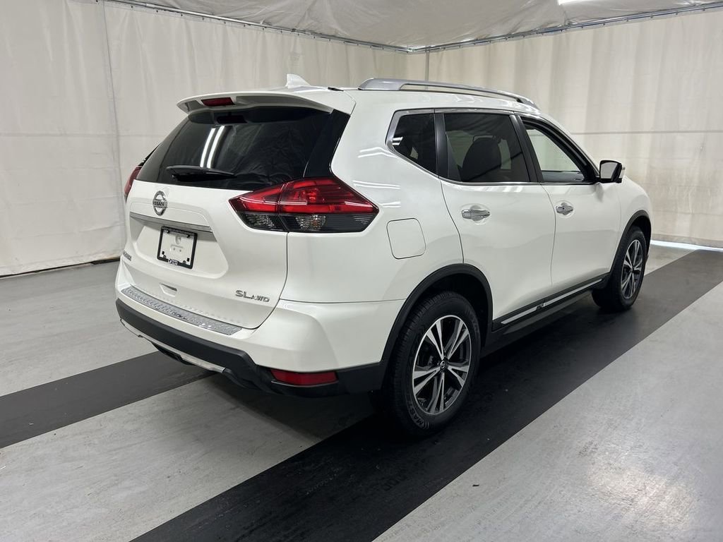 Used 2017 Nissan Rogue SL w/ SL Premium Package AWD/4WD image 2