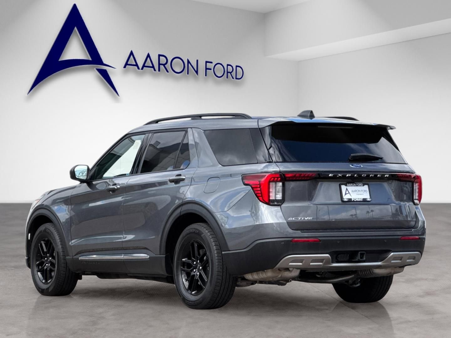Used 2025 Ford Explorer Active w/ Active Comfort Package image 4