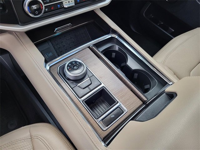Used 2022 Ford Expedition Limited image 9