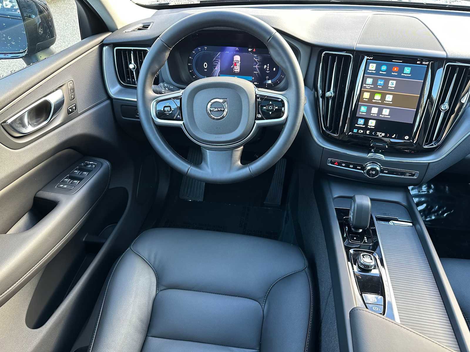 Used 2025 Volvo XC60 B5 Plus w/ Protection Package Premier image 17