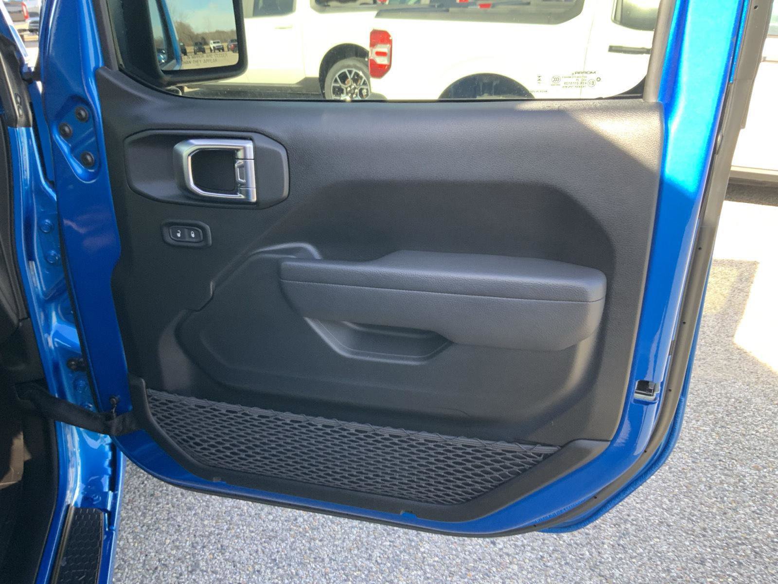 Used 2025 Jeep Wrangler Sport image 50