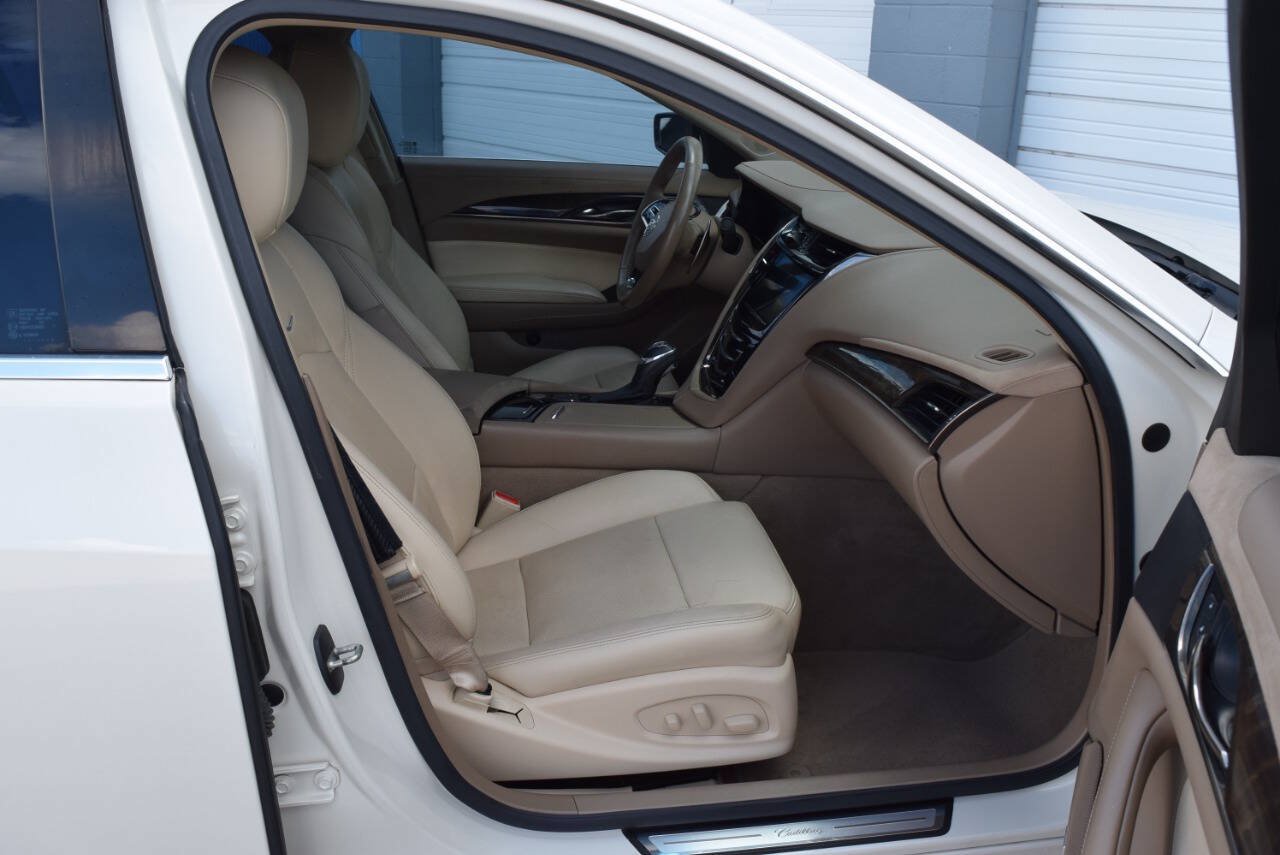 Used 2014 Cadillac CTS Luxury RWD image 2