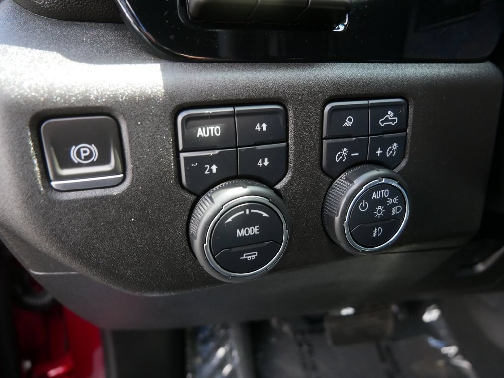 Used 2024 Chevrolet Silverado 3500 High Country w/ High Country Premium Package AWD/4WD image 23