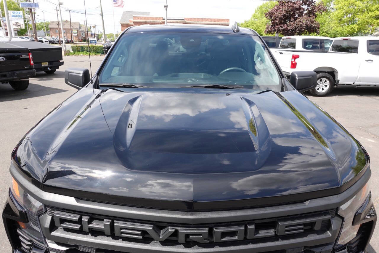 Used 2023 Chevrolet Silverado 1500 Custom w/ LPO, Dark Essentials Package AWD/4WD image 6