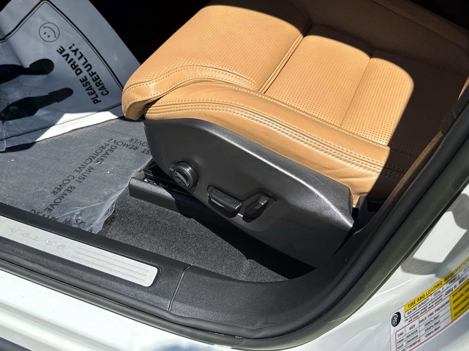 Certified 2025 Volkswagen Atlas SE image 82