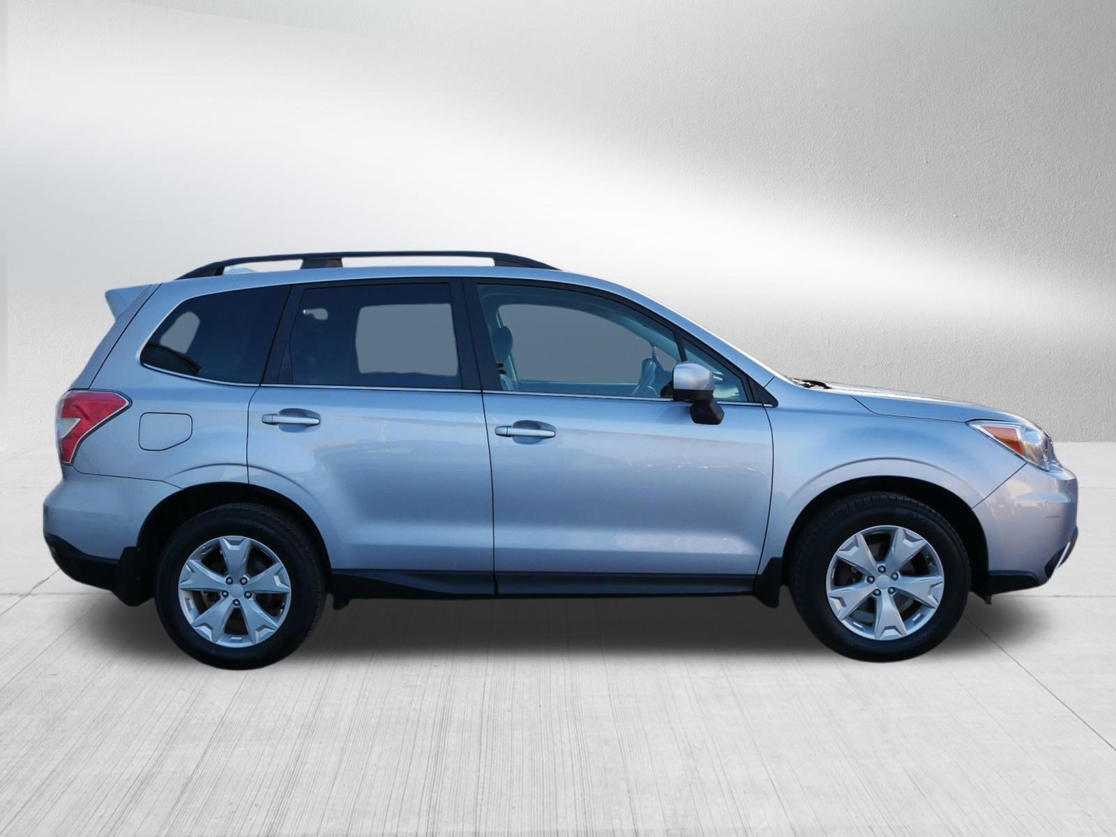 Used 2016 Subaru Forester 2.5i Limited AWD/4WD image 8