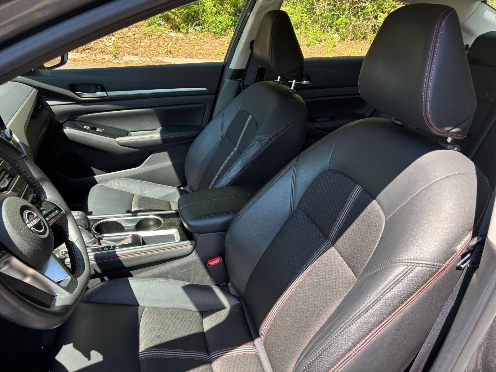 Used 2025 Nissan Altima 2.5 SR FWD image 38