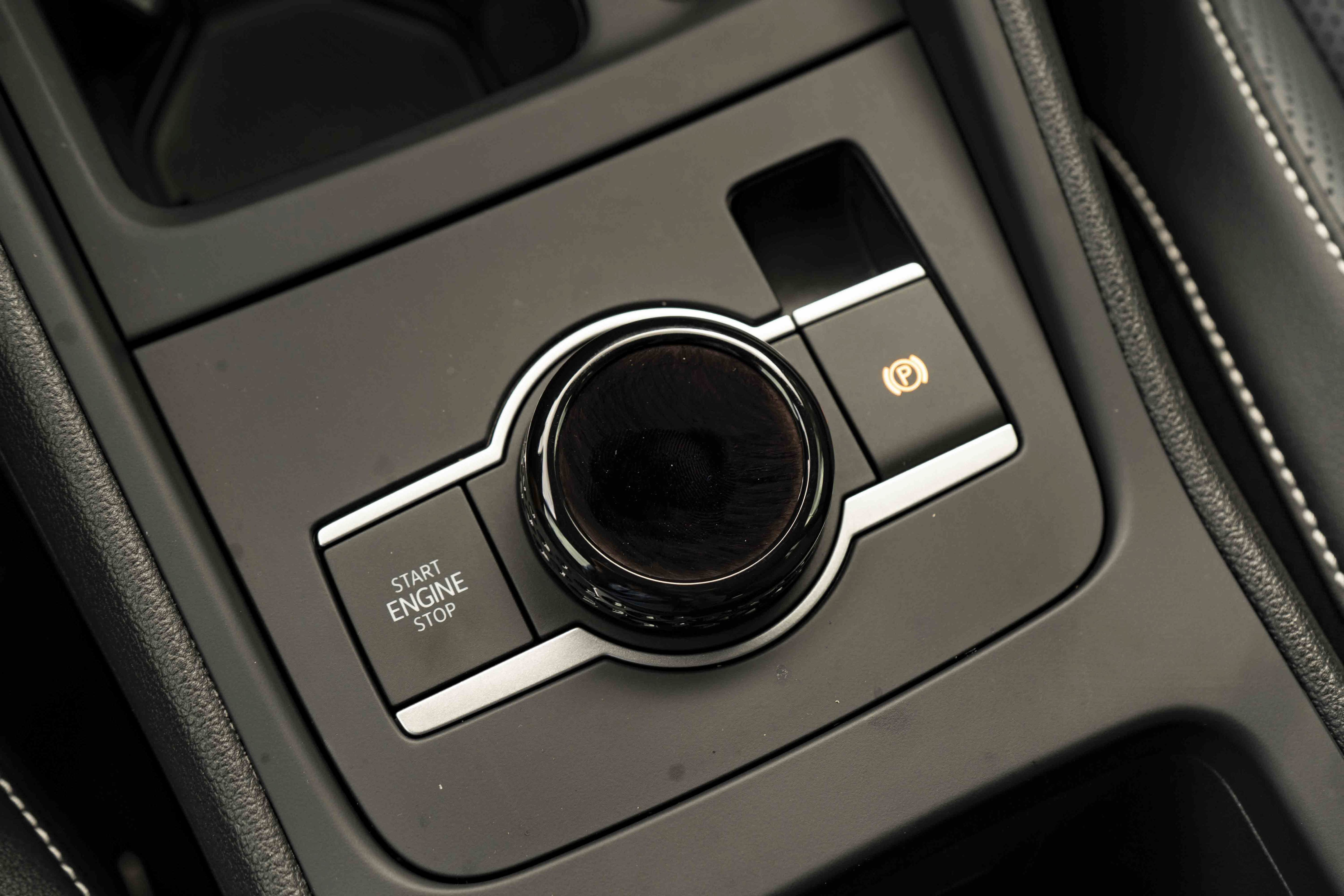 Certified 2026 Volkswagen Tiguan SE R-Line FWD image 28