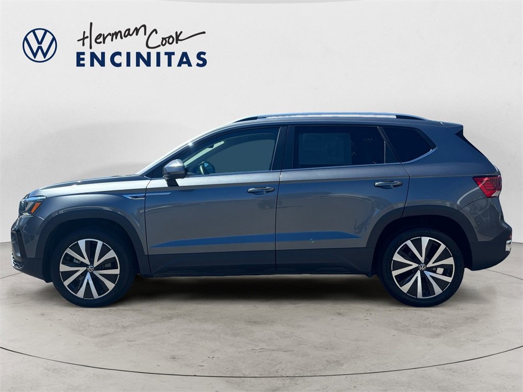 Certified 2024 Volkswagen Taos SE image 2