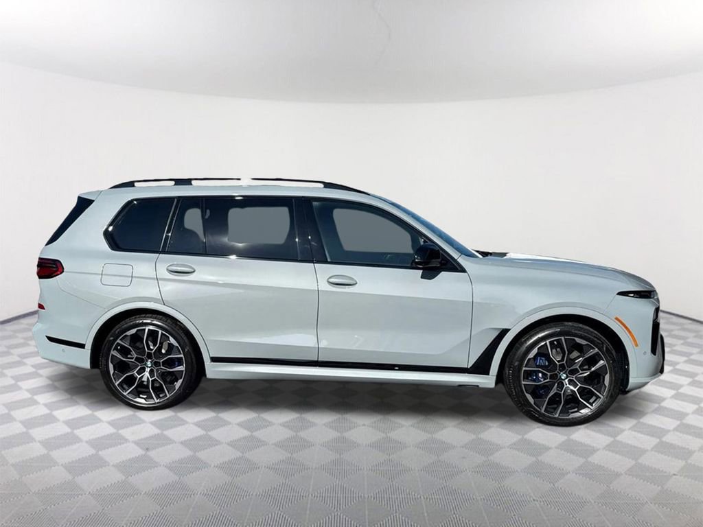 New 2026 BMW X7 M60i image 4