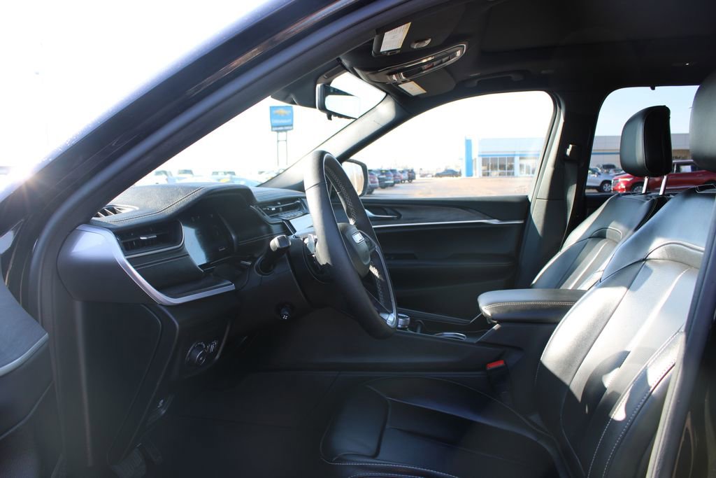 Used 2024 Jeep Grand Cherokee L Limited w/ Luxury Tech Group II image 22