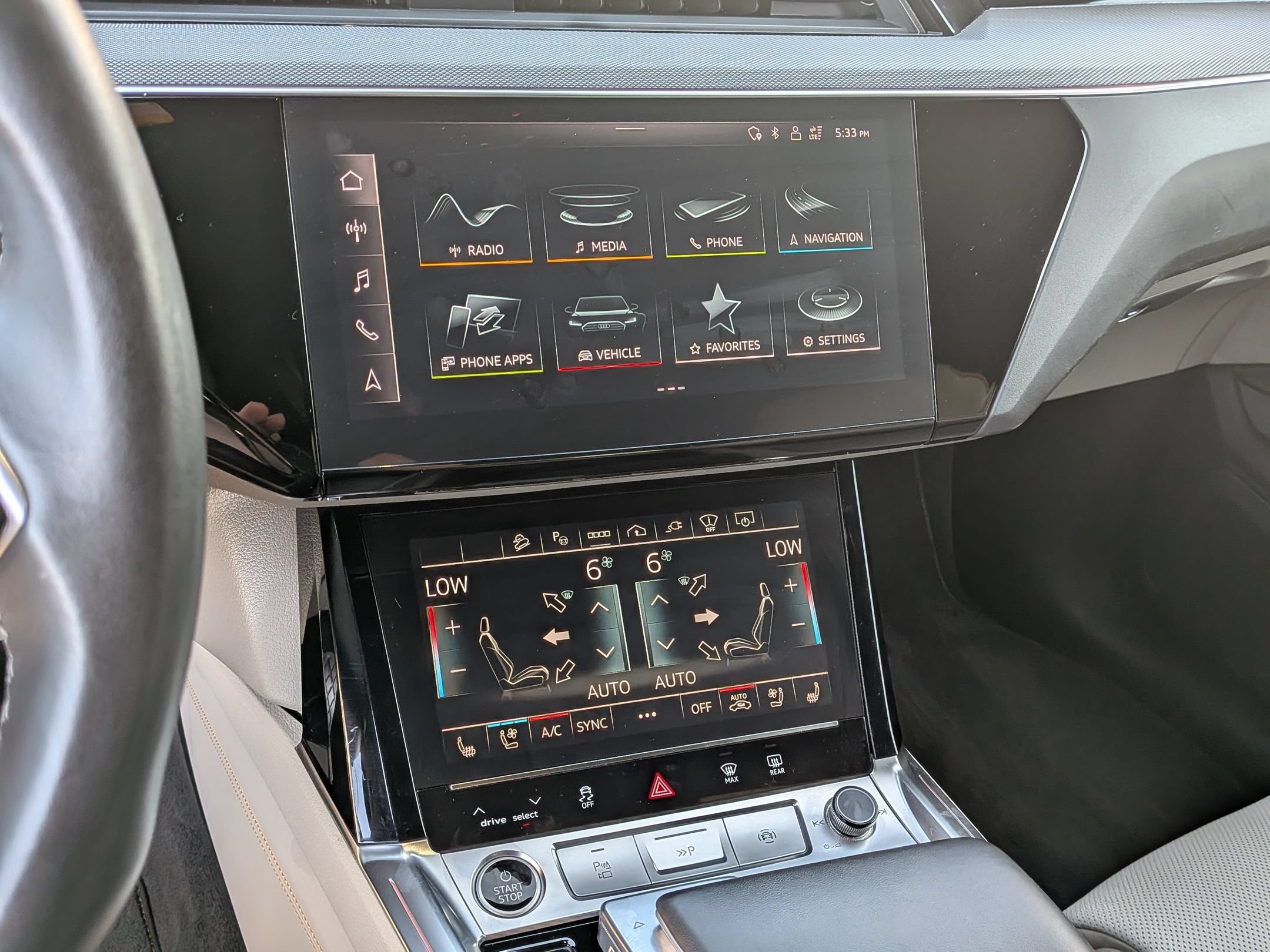 Used 2024 Audi Q8 e-tron Premium Plus w/ Prestige Package AWD/4WD image 17