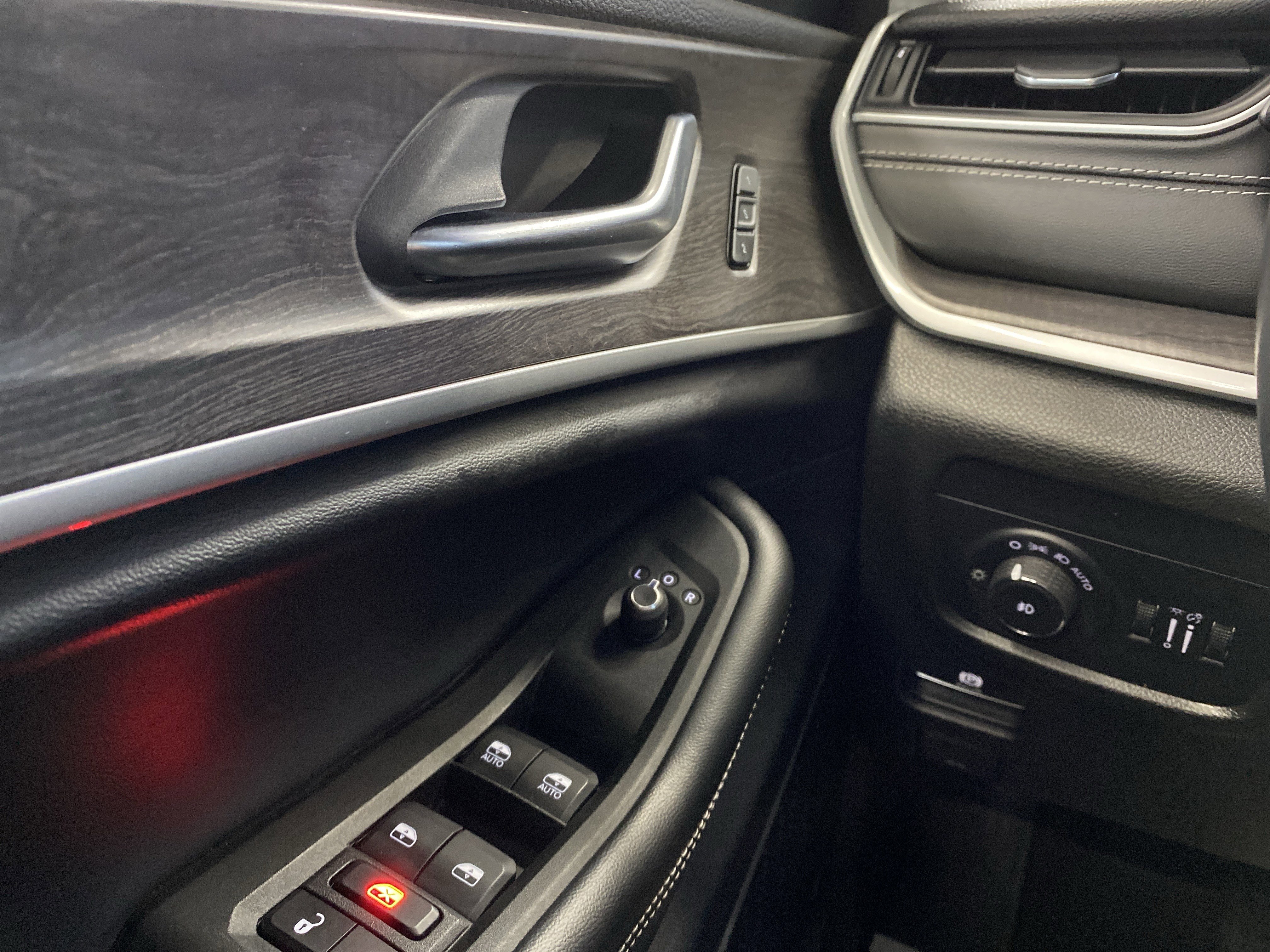 Certified 2021 Jeep Grand Cherokee L Limited image 26