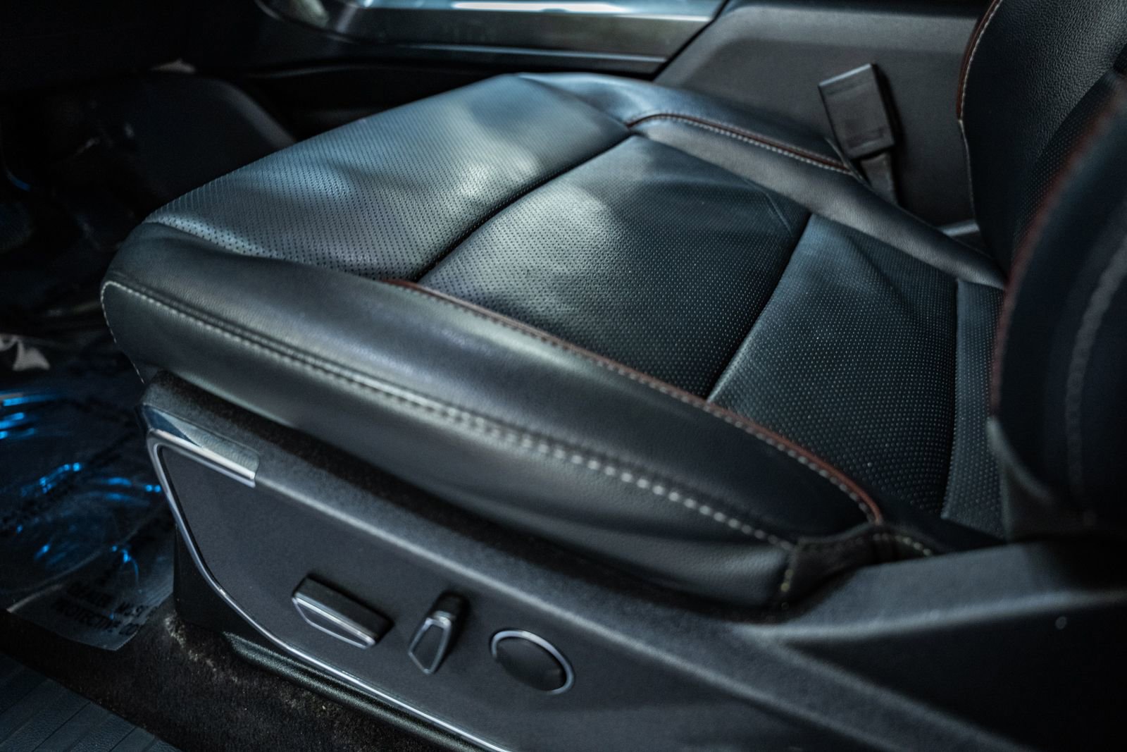 Used 2023 Ford F150 Lariat w/ Equipment Group 502A High image 44