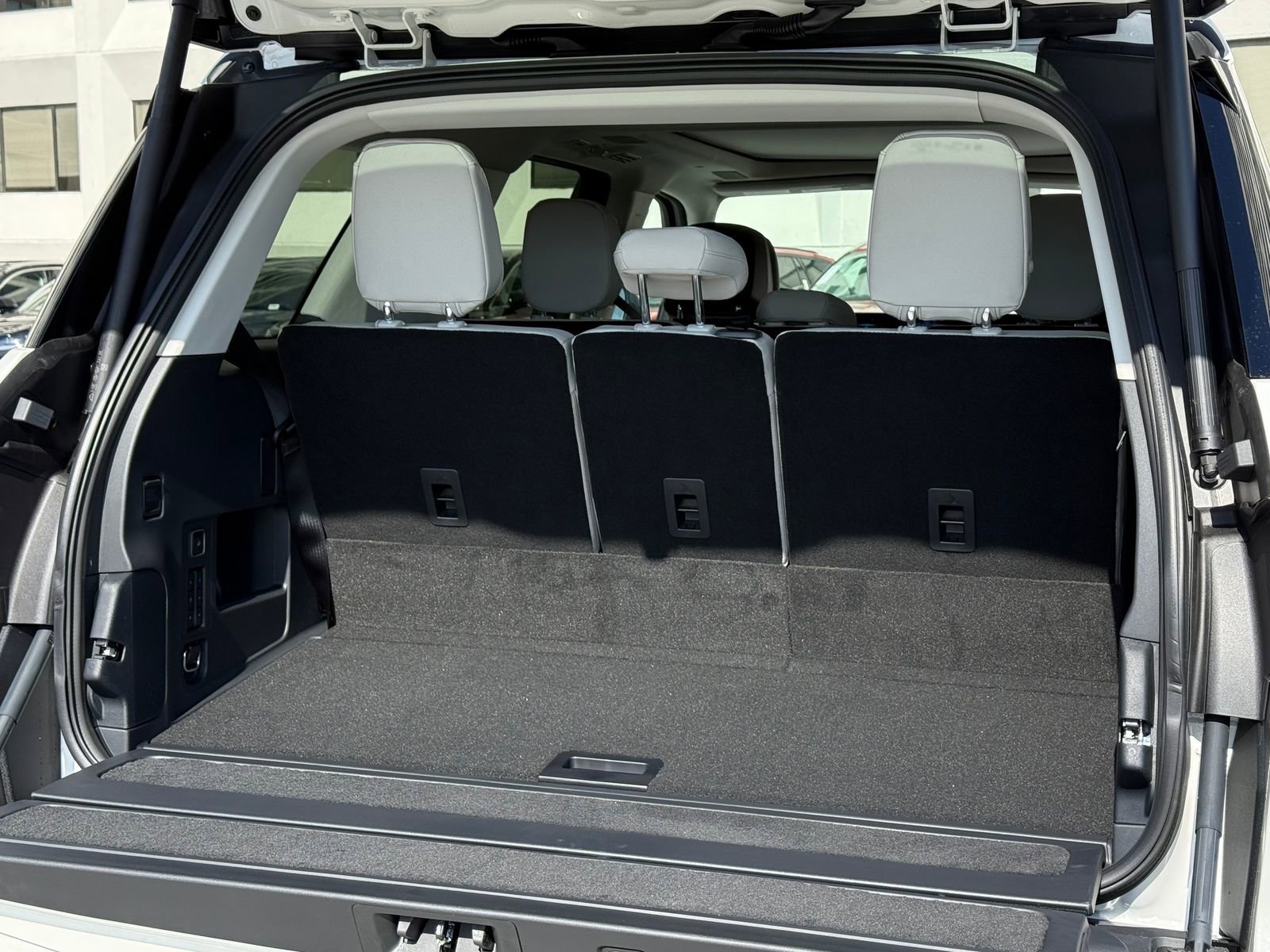 New 2026 Lincoln Navigator Reserve w/ Jet Appearance Package image 14