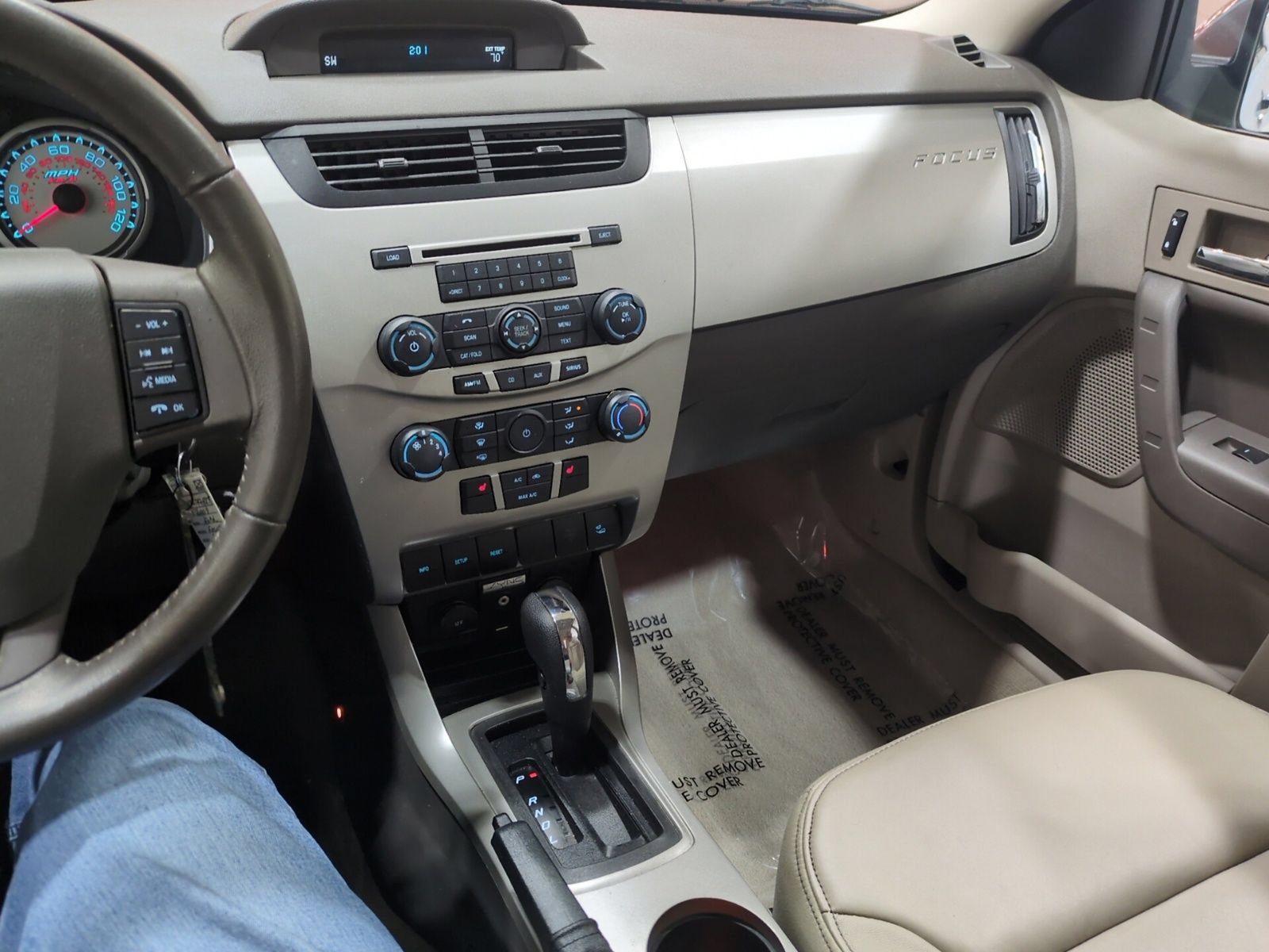 Used 2009 Ford Focus SEL FWD image 21