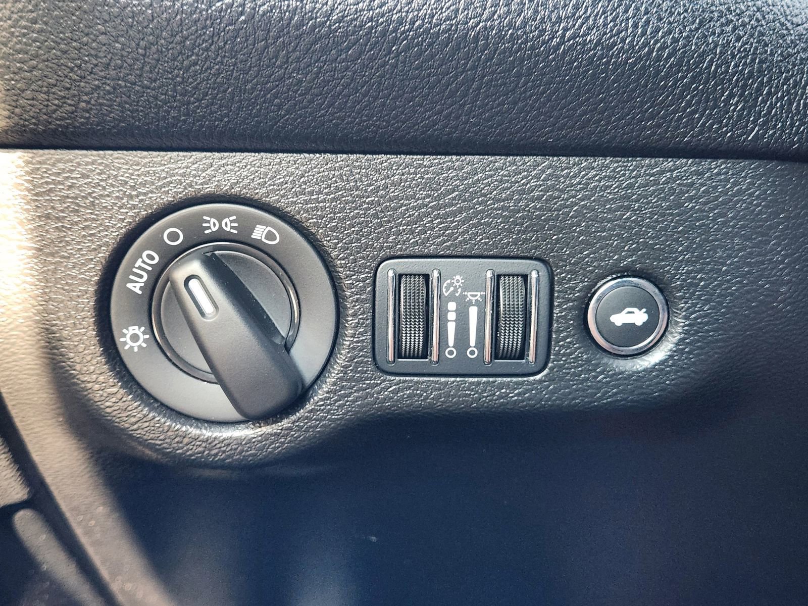 Used 2023 Dodge Challenger R/T w/ Blacktop Package image 21