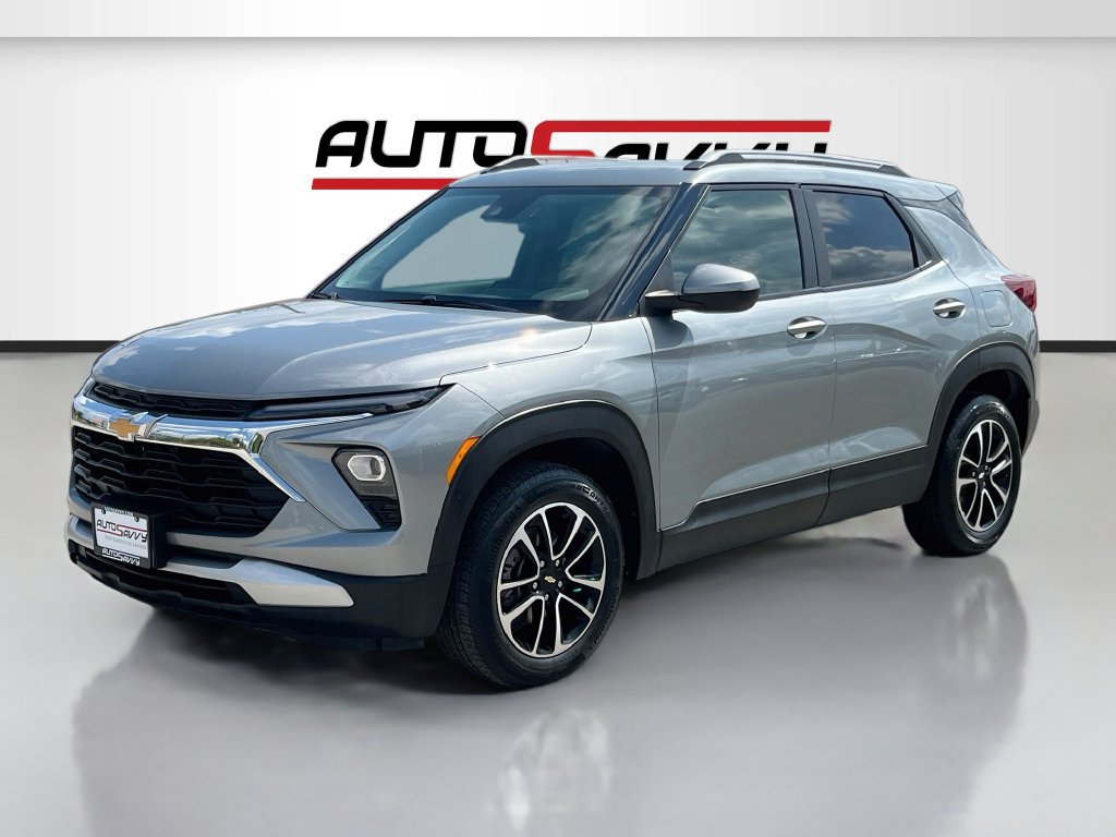 Used 2024 Chevrolet TrailBlazer LT w/ Driver Confidence Package FWD image 3