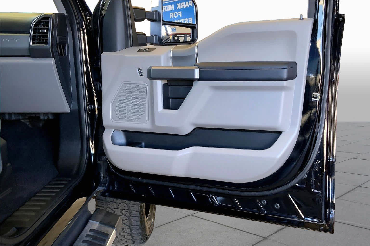 Used 2020 Ford F250 XLT w/ XLT Premium Package AWD/4WD image 21