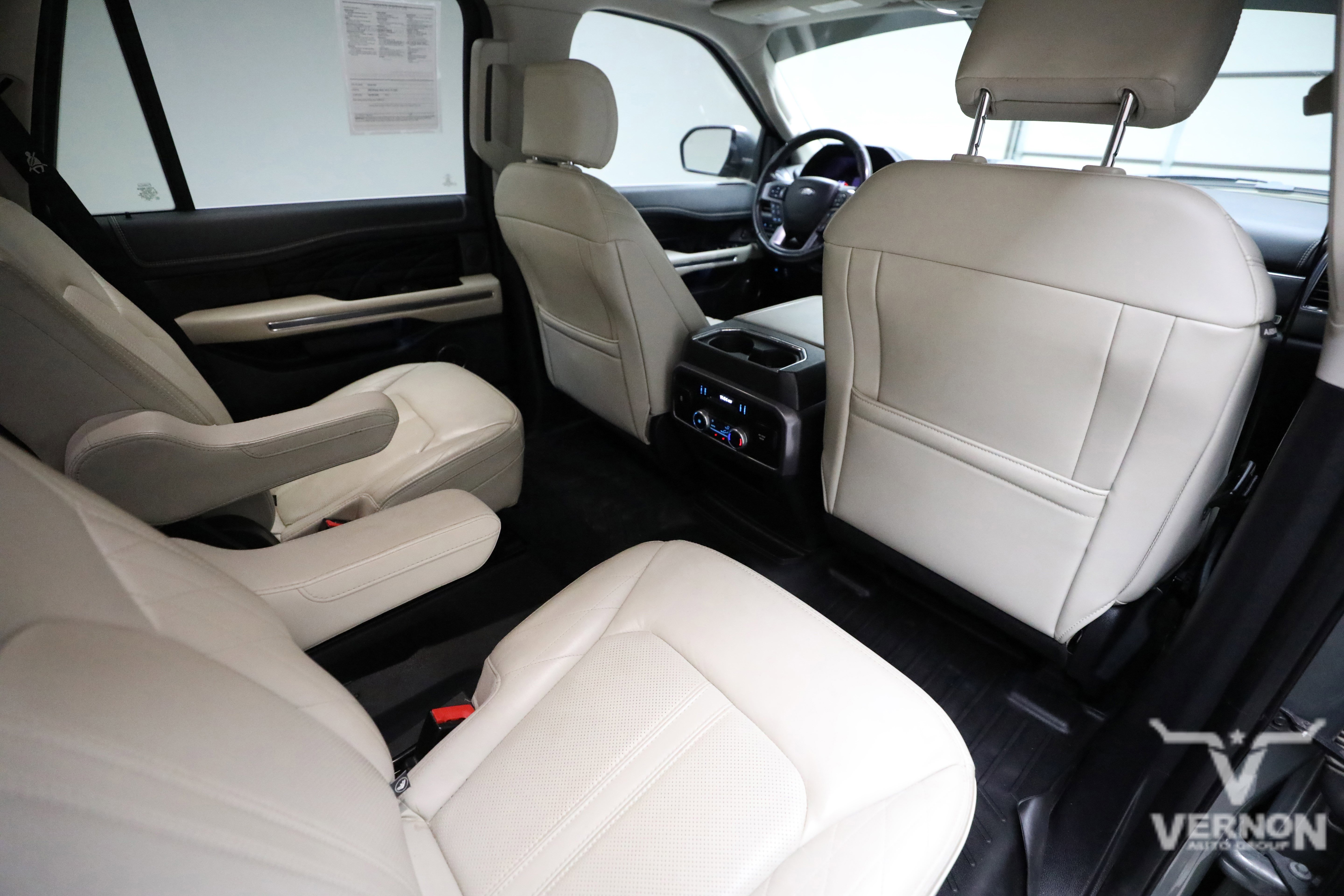Used 2019 Ford Expedition Platinum image 12