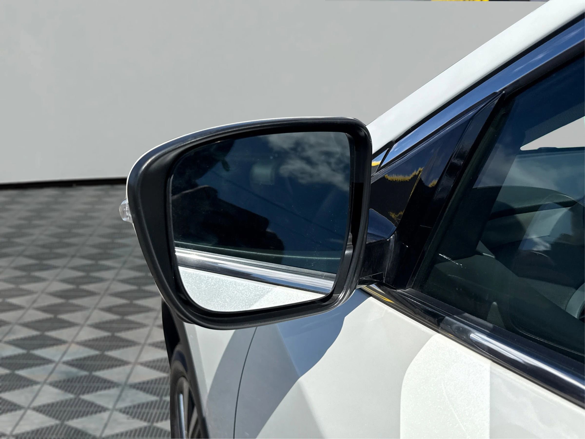 Used 2023 Nissan Murano SL w/ SL Moonroof Package image 25