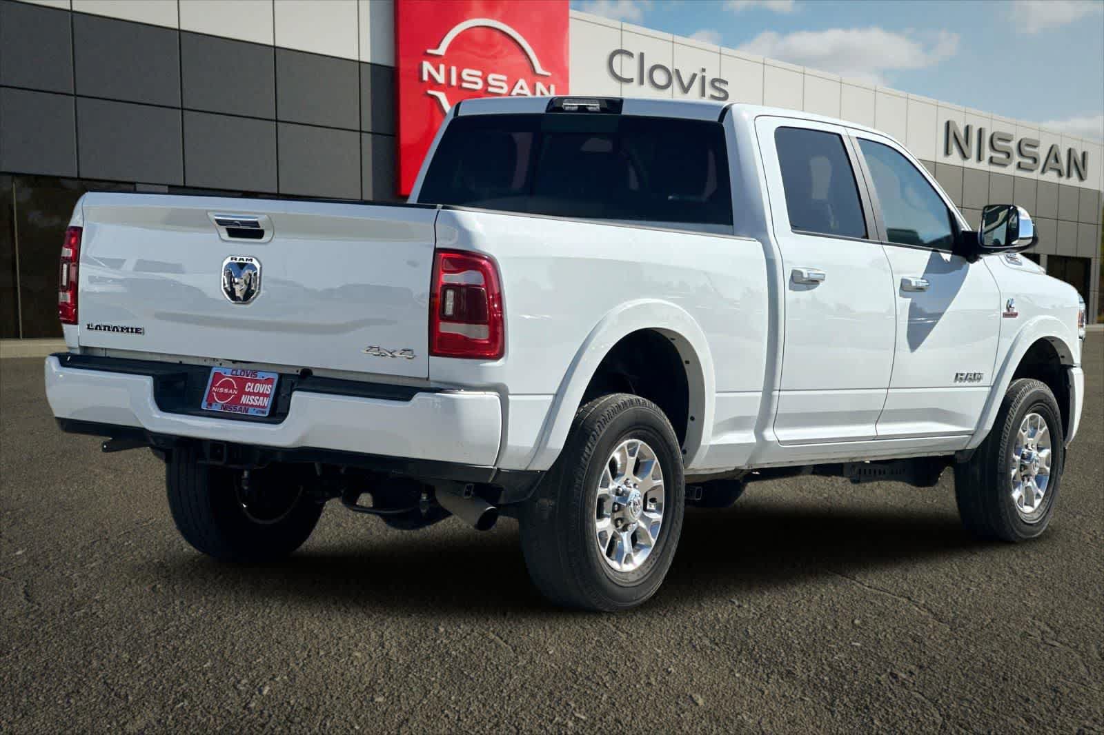 Used 2022 RAM 3500 Laramie AWD/4WD image 3
