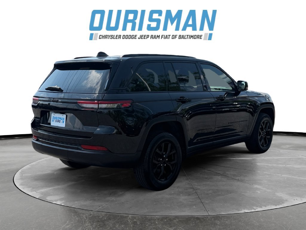 Used 2024 Jeep Grand Cherokee Altitude AWD/4WD image 6