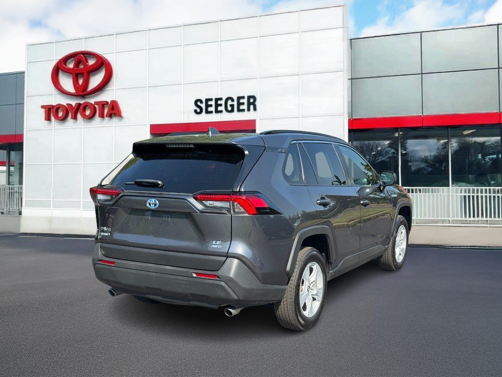Used 2020 Toyota RAV4 LE AWD/4WD image 3