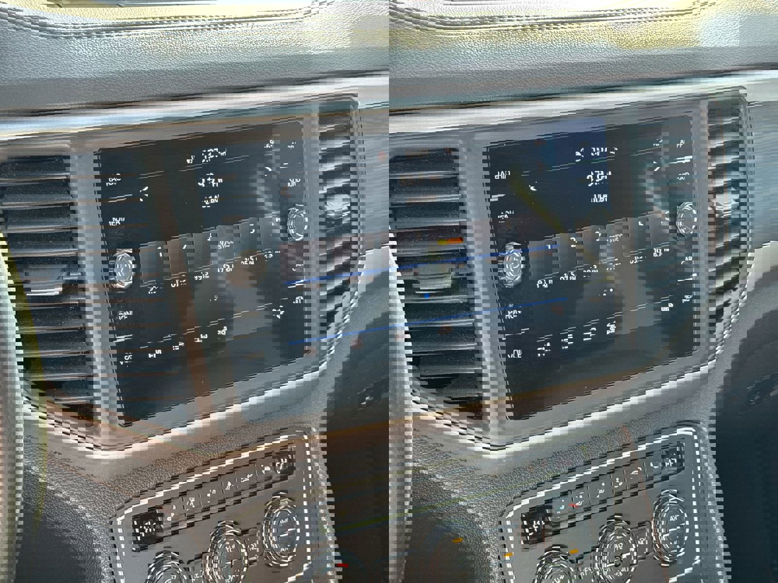 Used 2021 Volkswagen Atlas SE image 22