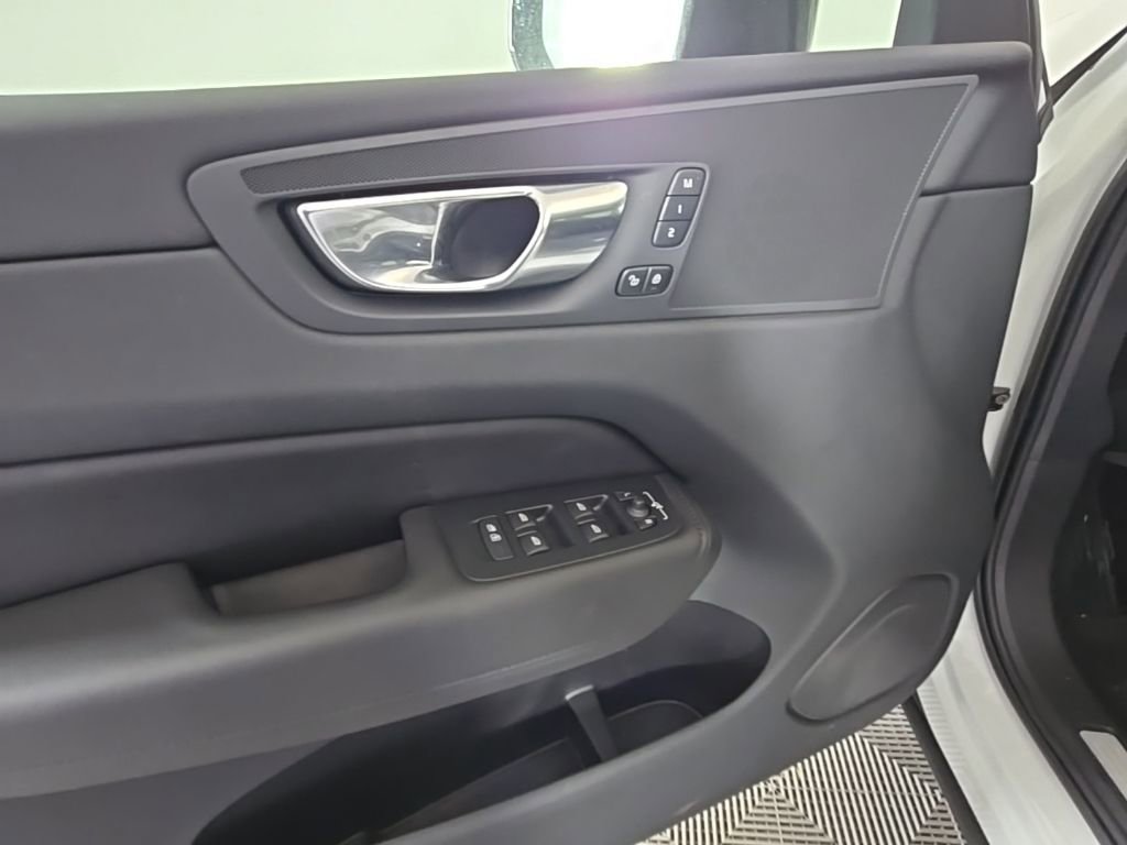 Certified 2023 Volvo XC60 B5 Plus w/ Protection Package Premier image 19