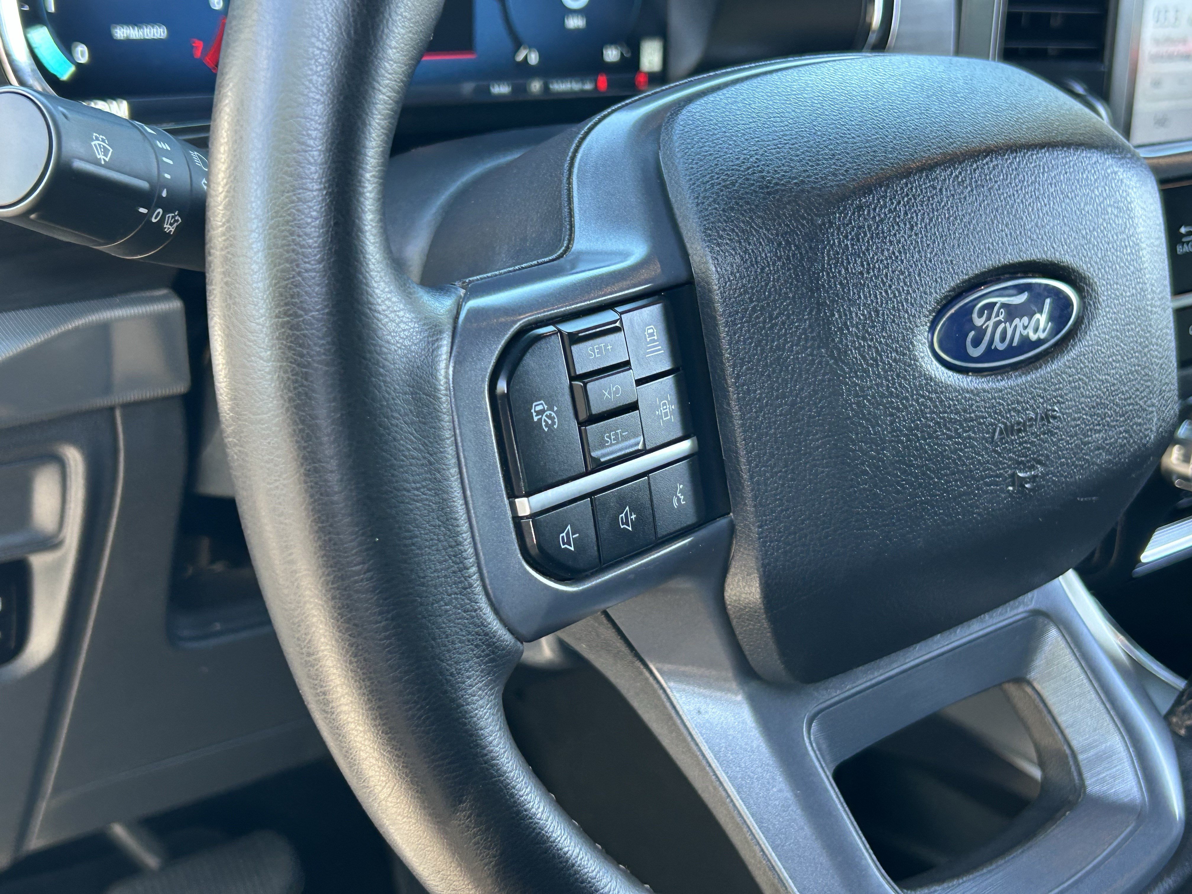 Used 2025 Ford F150 Lariat AWD/4WD image 28