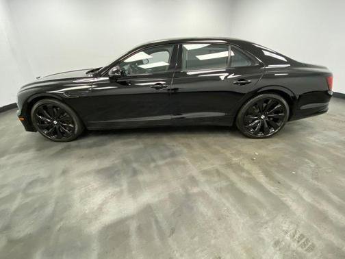 Used 2021 Bentley Flying Spur V8 AWD/4WD image 4