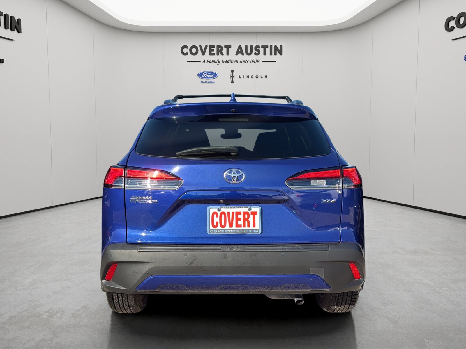 Used 2022 Toyota Corolla Cross XLE w/ Convenience Package FWD image 4