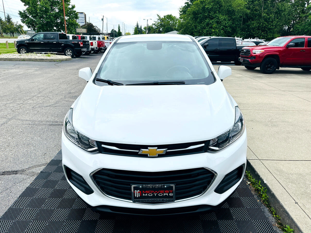 Used 2022 Chevrolet Trax LS w/ Tint and Cruise Package image 9