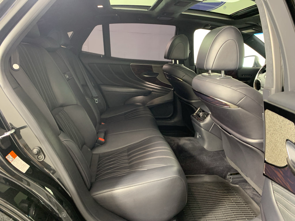 Used 2020 Lexus LS 500 w/ Interior Upgrade Package RWD image 38