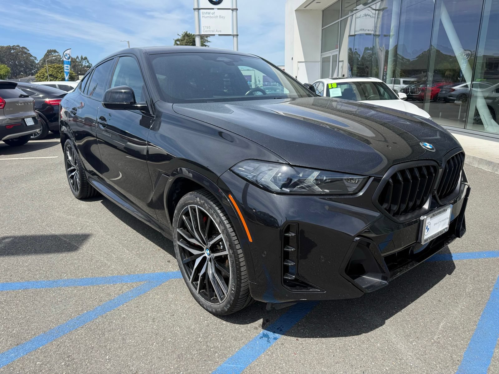 Certified 2024 BMW X6 xDrive40i w/ Premium Package AWD/4WD image 2