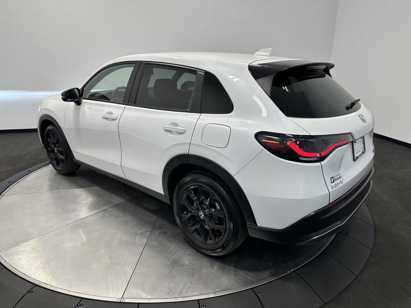 Certified 2025 Honda HR-V Sport image 5