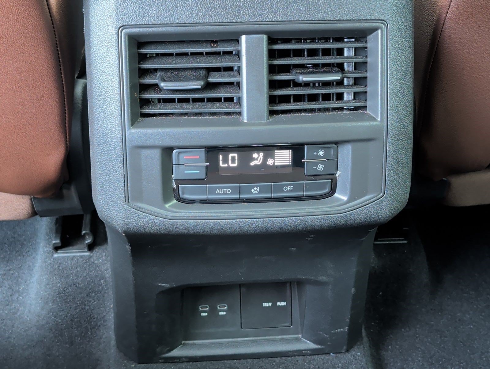 Used 2023 Volkswagen Atlas SE w/ Panoramic Sunroof Package FWD image 26