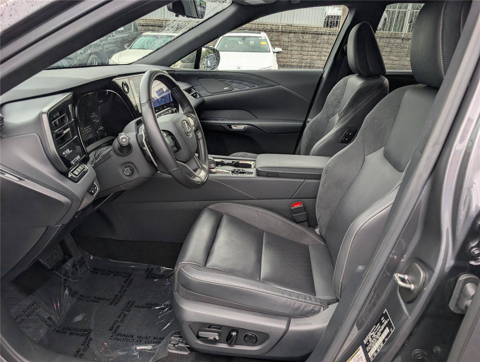Used 2025 Lexus RX 450h AWD w/ Convenience Package image 17