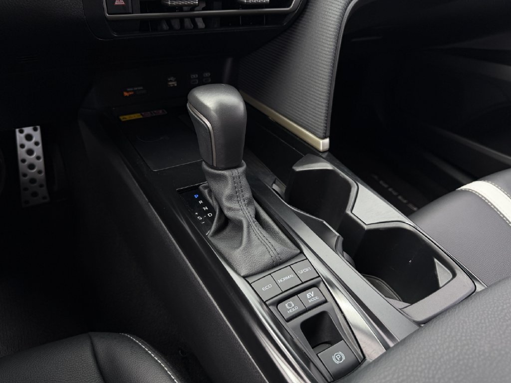 Used 2025 Toyota Camry SE w/ Convenience Package FWD image 20