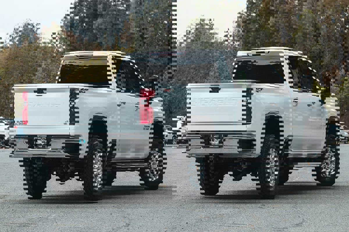 Used 2024 Chevrolet Silverado 2500 LTZ image 4