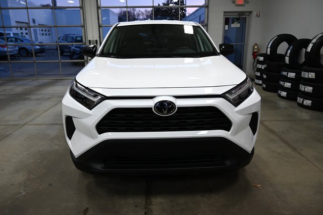 New 2025 Toyota RAV4 LE image 2