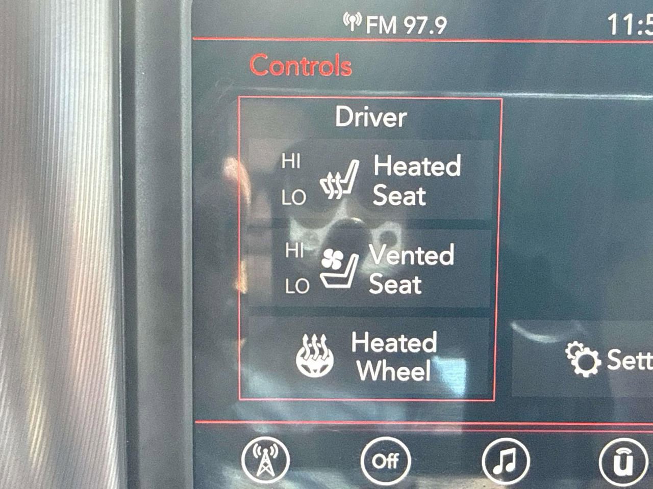 Used 2020 Dodge Charger SXT w/ Leather Interior Group image 15