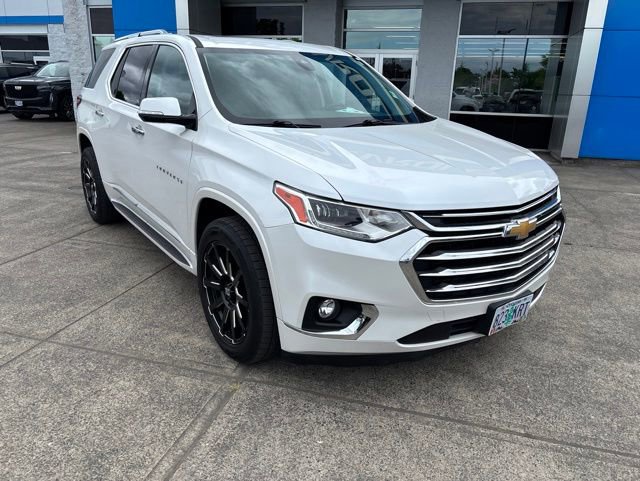Used 2018 Chevrolet Traverse High Country w/ LPO, 'HIT The Road' Package AWD/4WD image 2