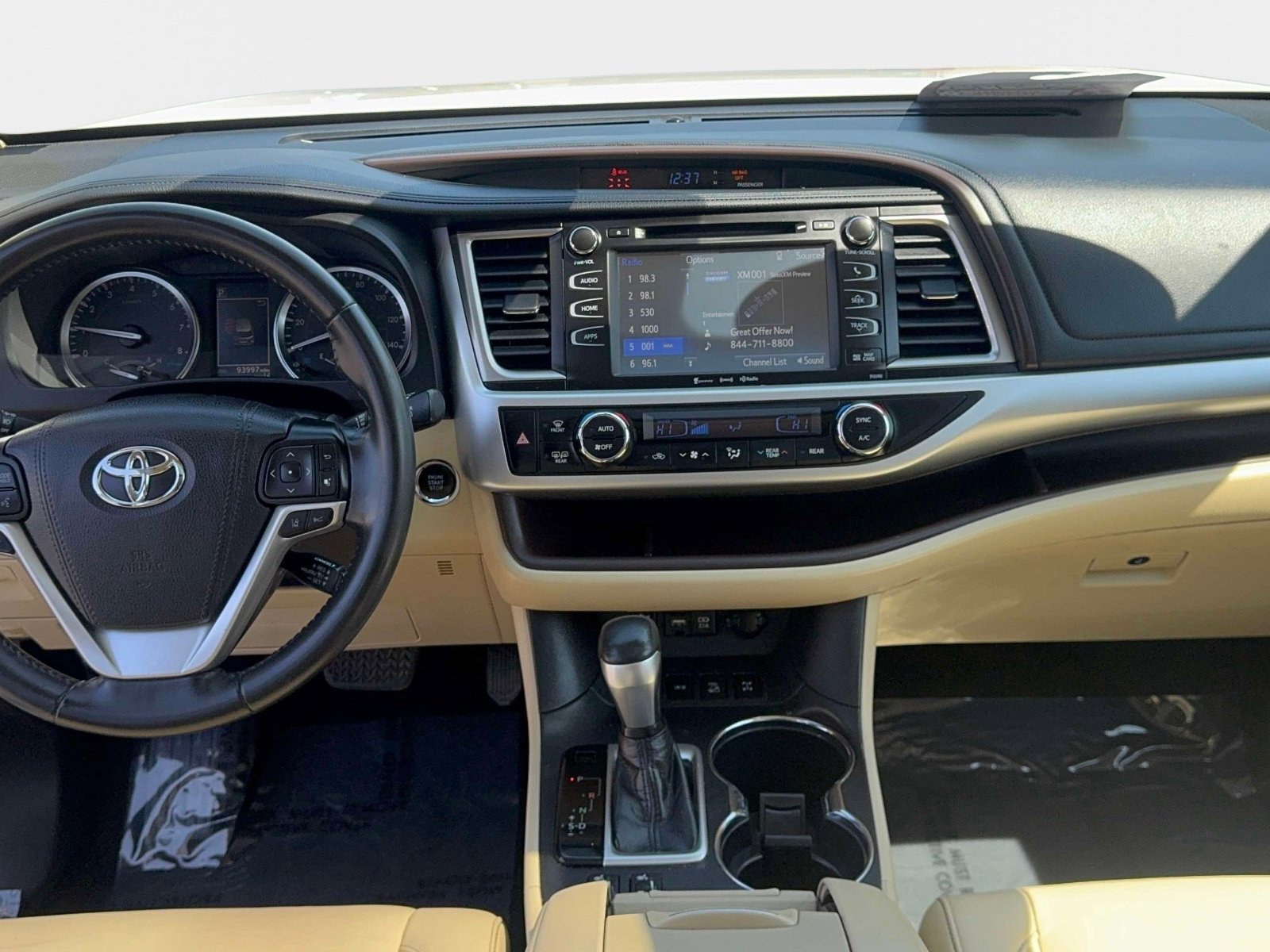 Used 2019 Toyota Highlander XLE image 10