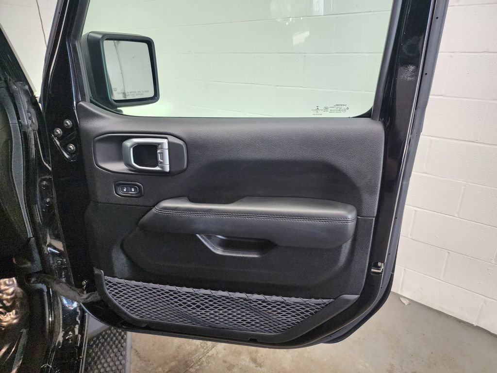 Used 2021 Jeep Wrangler Unlimited Sahara image 29
