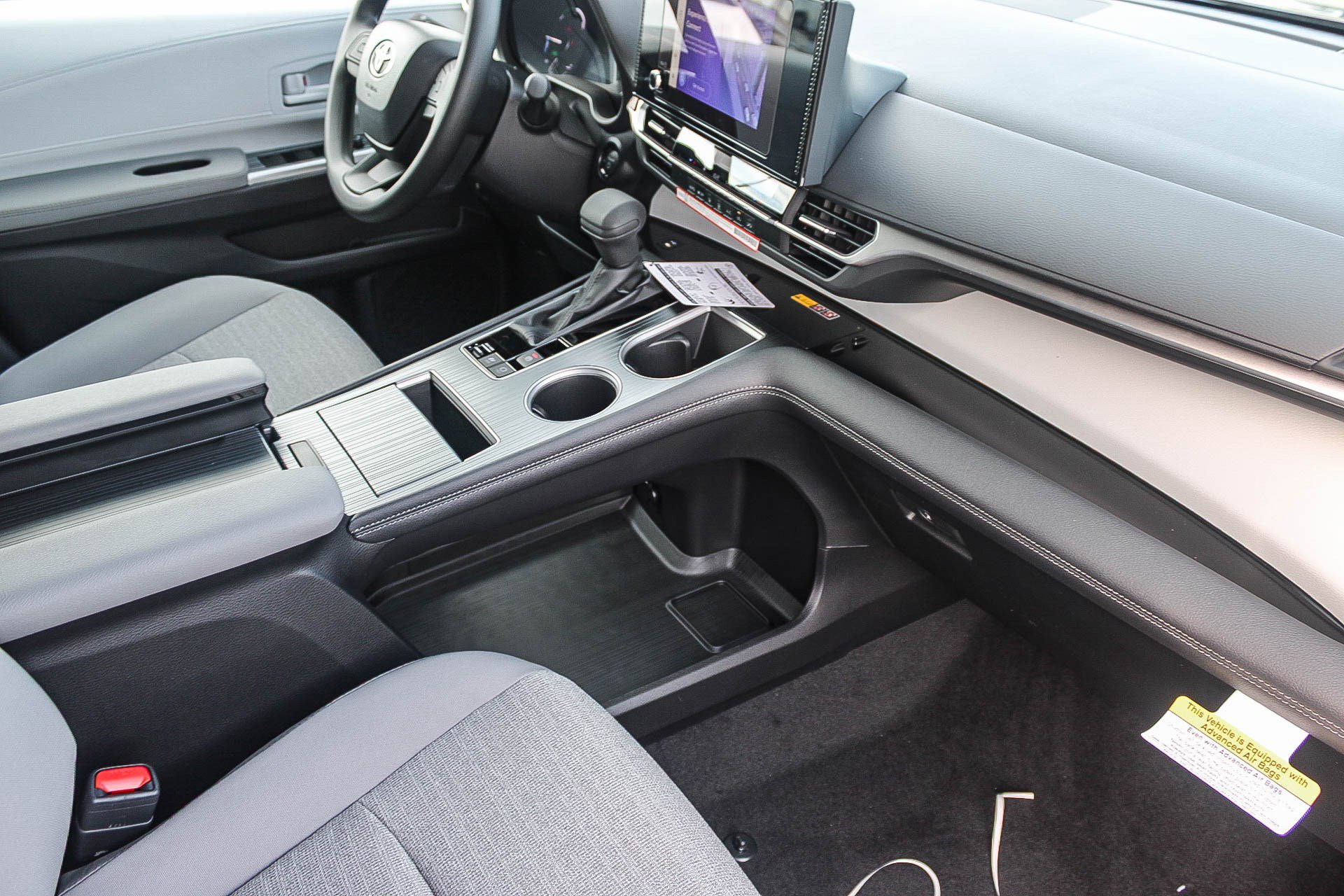 New 2026 Toyota Sienna LE FWD image 19