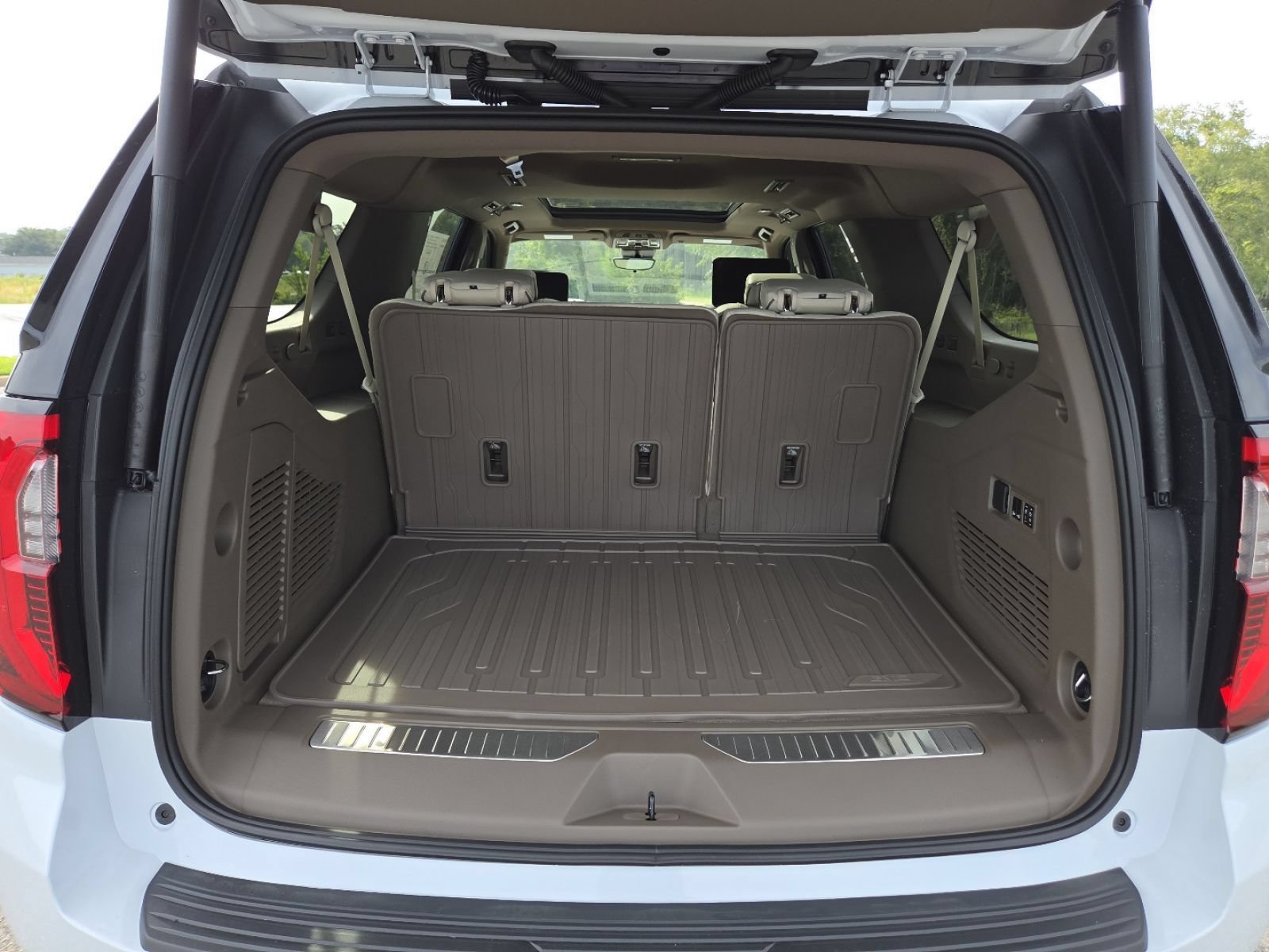 New 2026 GMC Yukon XL Denali w/ Denali Reserve Package AWD/4WD image 27