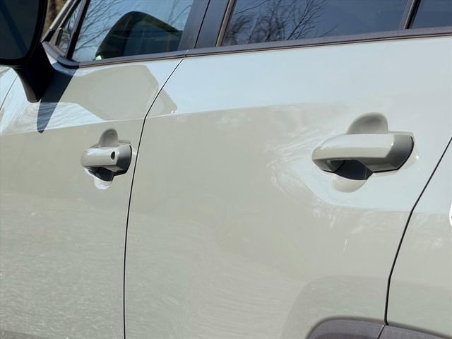 Used 2021 Toyota RAV4 XLE w/ Convenience Package image 21