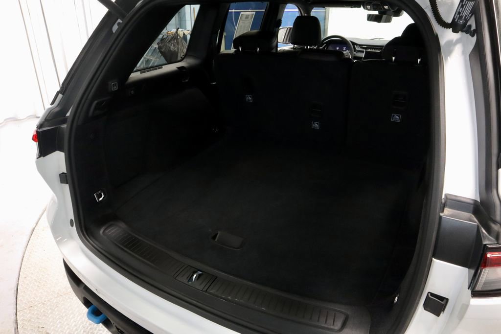 Used 2022 Jeep Grand Cherokee Trailhawk w/ Luxury Tech Group III image 16